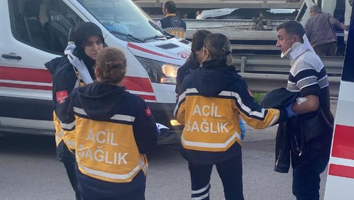 Gebze'de minibüs kazası: 15 yolcu yaralandı