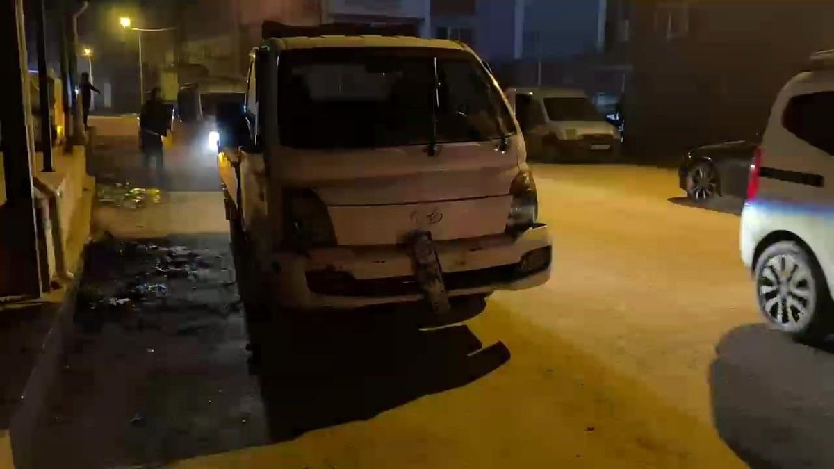 Hafif ticari araç kamyonet ile çarpıştı: 1 yaralı