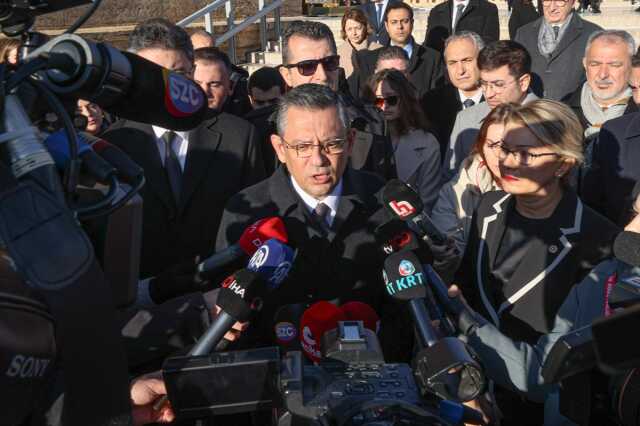 CHP lideri Özel'den Cumhurbaşkanı Erdoğan'a yanıt: Cenazeye gitmek mi gövde gösterisi, sövgü gösterisi yapmak mı? CHP lideri Özel'den Cumhurbaşkanı Erdoğan'a yanıt: Cenazeye gitmek mi gövde gösterisi, sövgü gösterisi yapmak mı?