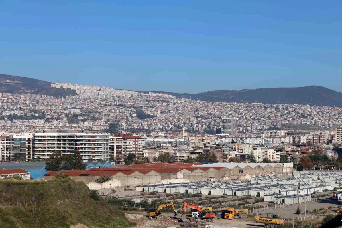 İzmir\'deki Yapıların Yüzde 60-70\'i Dönüşüme İhtiyaç Duyuyor