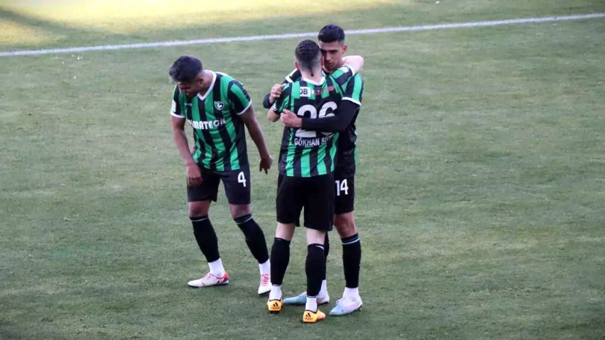 Denizlispor Teknik Direktörü Özcan Bizati: İlk yarıyı 3 puanla kapatmak, ikinci yarıya daha moralli başlamamızı sağlayacak