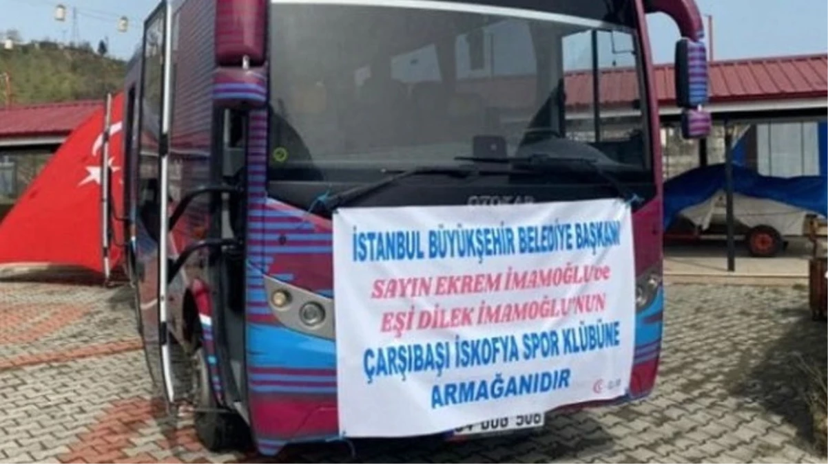 İBB Başkanı Ekrem İmamoğlu ve eşi Dilek İmamoğlu\'nun hediye ettiği otobüse saldırı