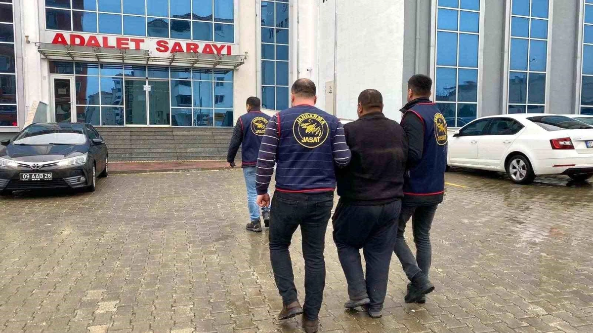 Edirne\'de 16 yıl hapis cezası ile aranan uyuşturucu taciri yakalandı