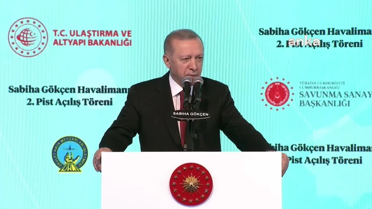 Cumhurbaşkanı Erdoğan: "Havalimanımız 2021 yılında iç ve dış hatlarda yaklaşık 181 bin uçuş trafiğiyle 25 milyon yolcuyu ağırladı.