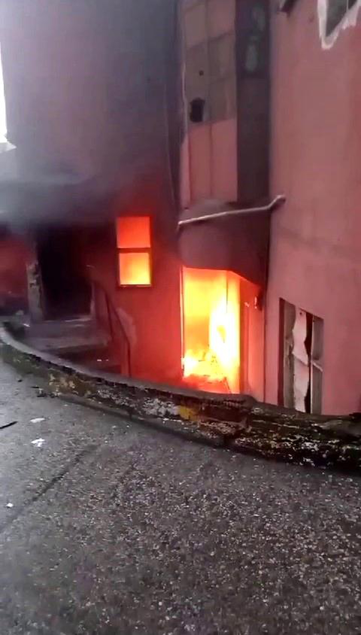 Karabük\'te bir evin deposunda çıkan yangında maddi hasar oluştu