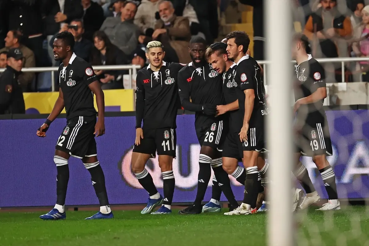 Beşiktaş, Hatayspor\'u 2-1 yendi