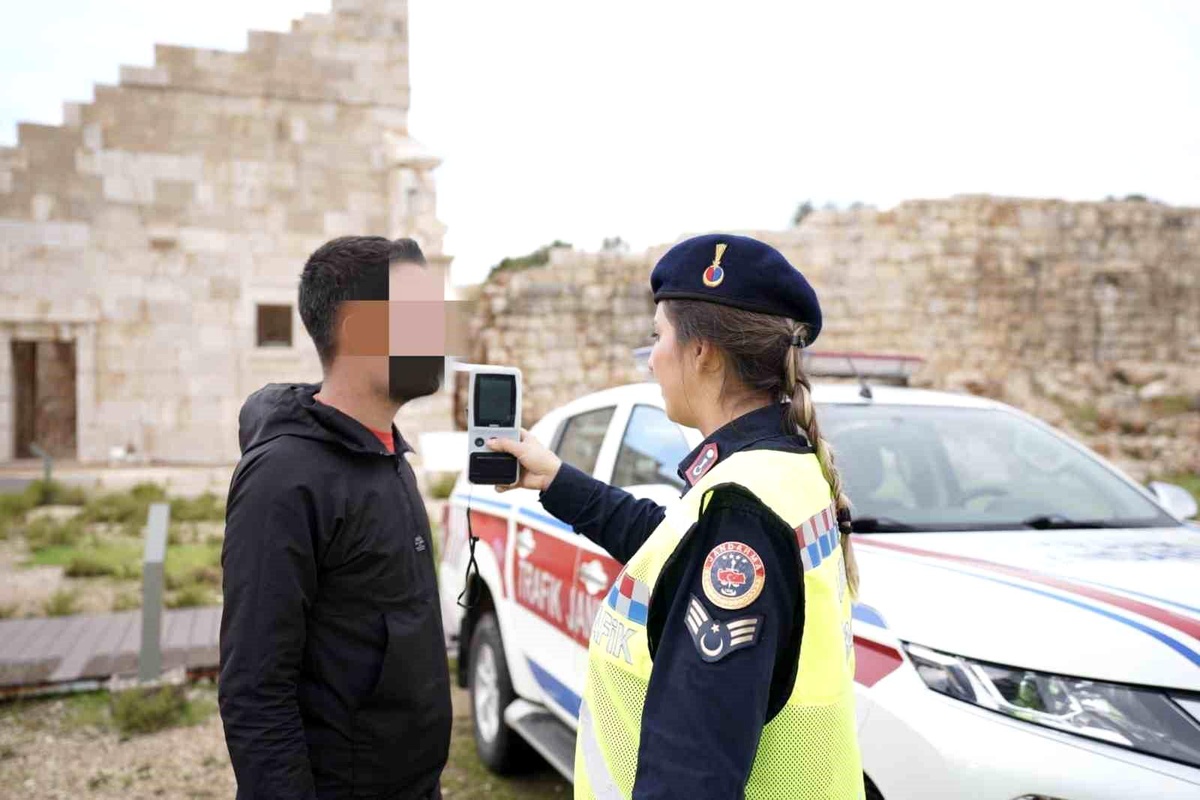 Antalya\'da alkol ve hız denetimleri yapıldı
