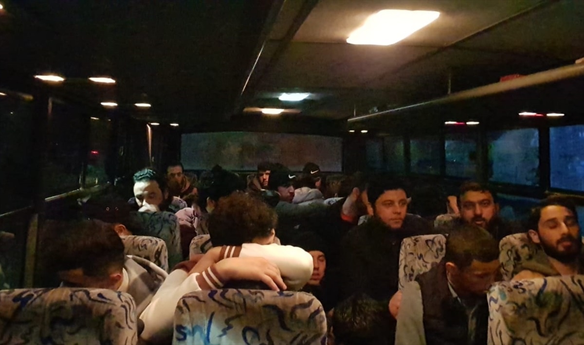 İnegöl\'de 28 düzensiz göçmen yakalandı