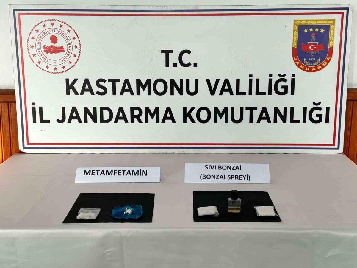 Kastamonu\'da Kağıt Peçeteye Emdirilmiş Kannabinoid Ele Geçirildi