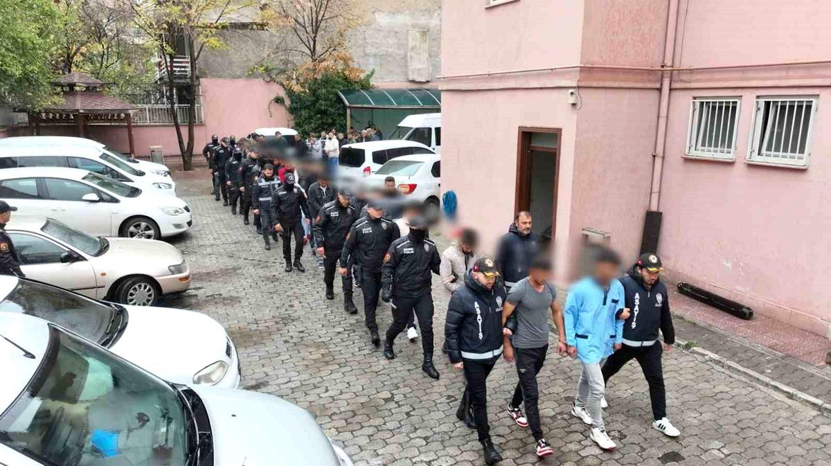 Konya\'da 71 şahıs yakalandı
