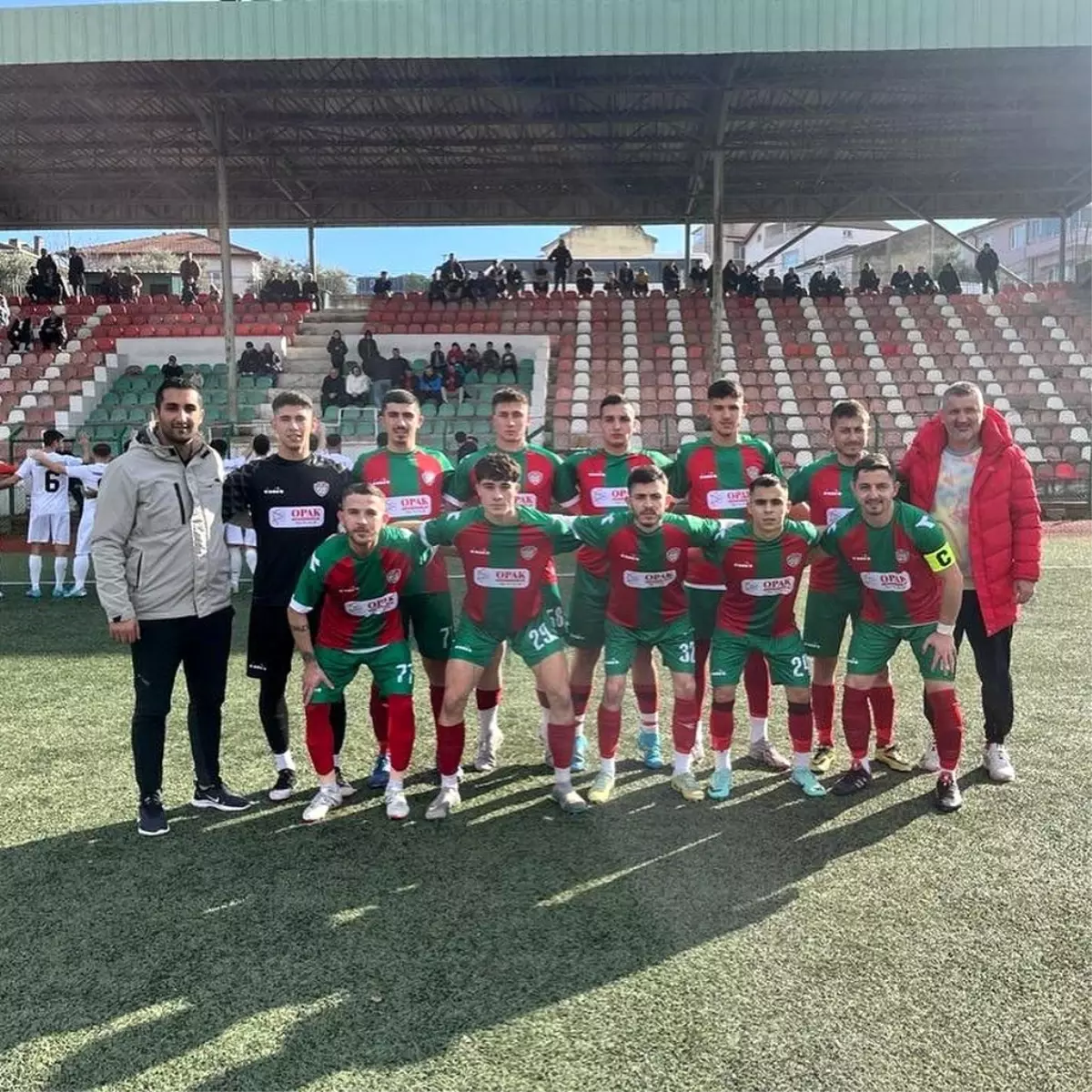 1308 Osmaneli Belediyespor Liderlikte