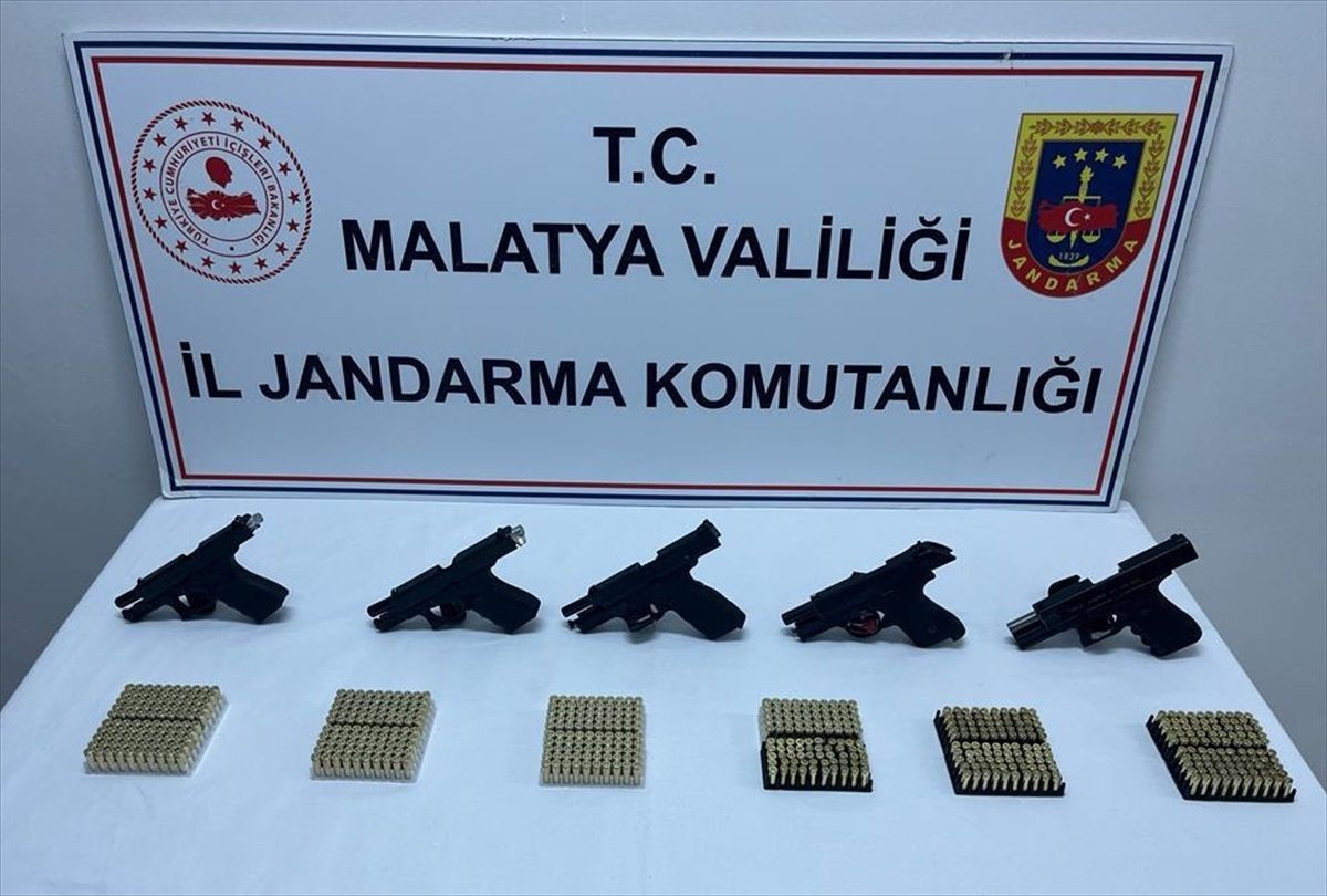 Malatya\'da silah kaçakçılığı operasyonunda 5 tabanca ele geçirildi