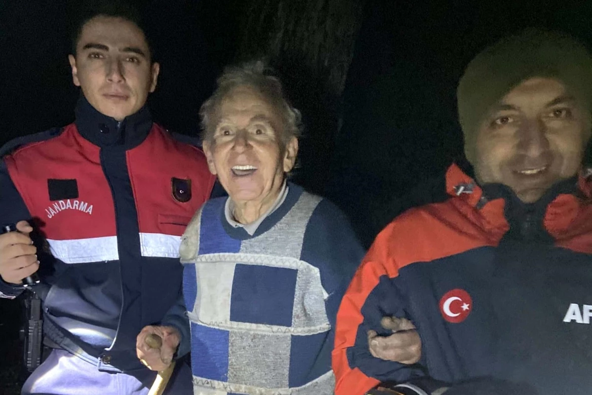 İzmir\'de kaybolan yaşlı adam drone ile bulundu
