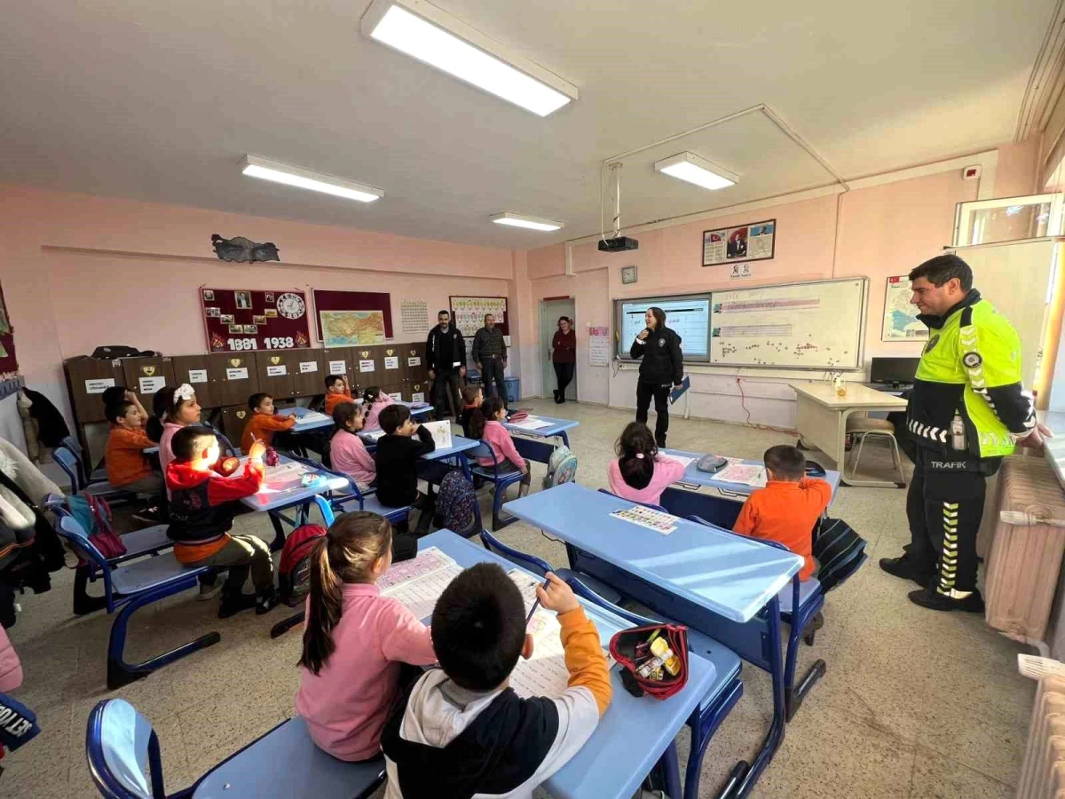 Bilecik\'te İlkokul Öğrencilerine Polislik Mesleği Tanıtıldı