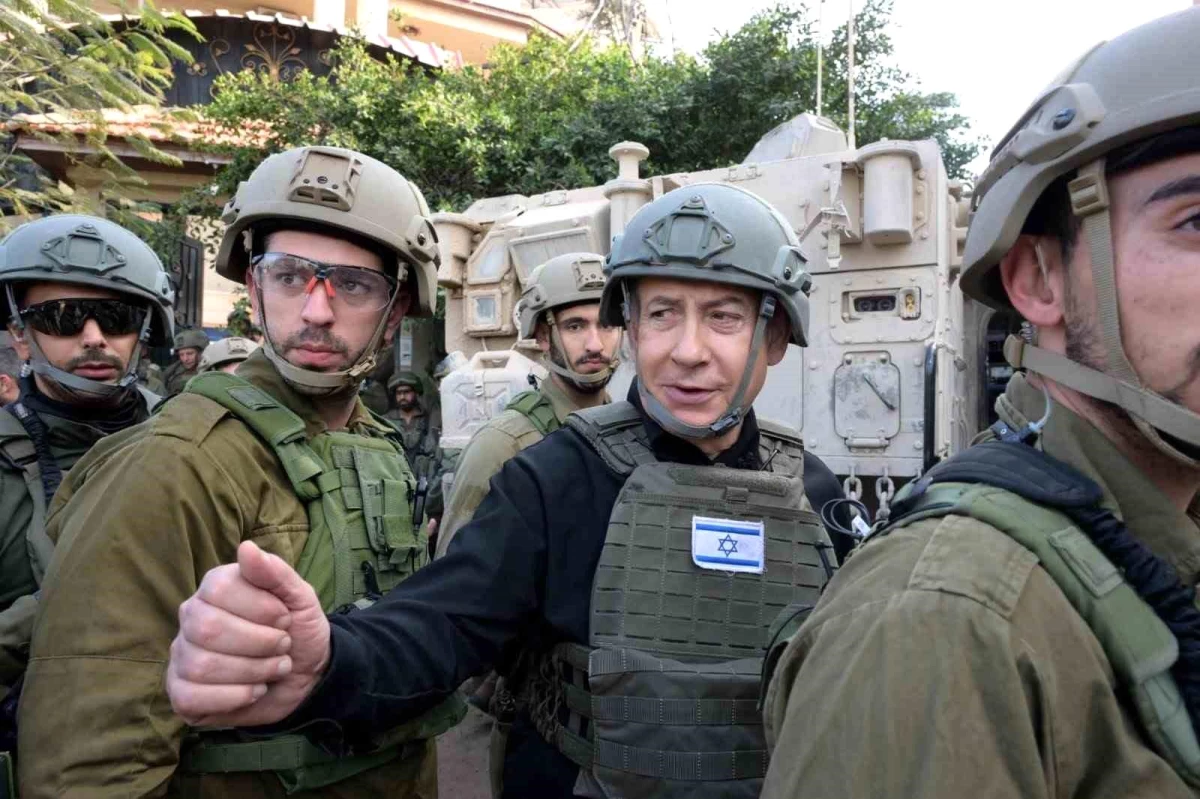 Netanyahu, Gazze\'nin kuzeyindeki İsrail askerlerini ziyaret etti