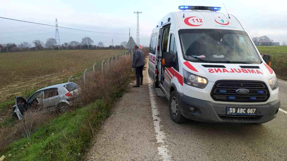 Tekirdağ\'da köpeğe çarpmamak için takla atan otomobilin sürücüsü yaralandı