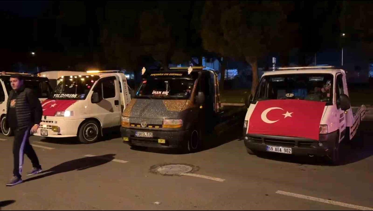 Tekirdağ\'da oto kurtarıcılar teröre lanet konvoyu düzenledi