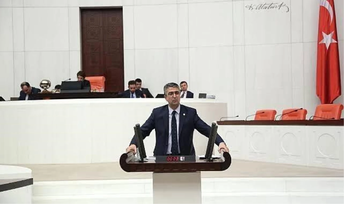 Prof. Dr. Kamil Aydın\'ın Meclis\'i Erzurum\'la aydınlattı