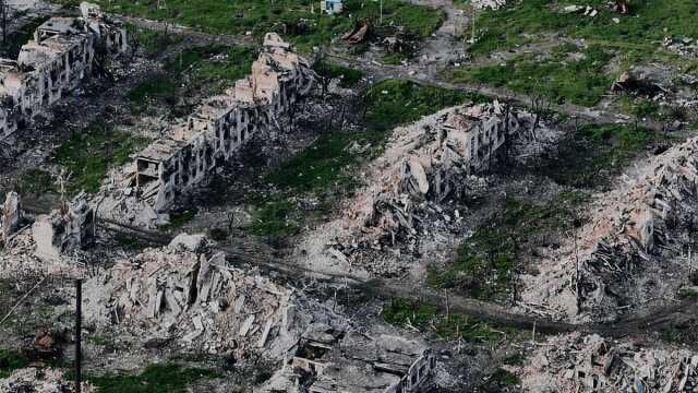 Rusya, Donetsk'teki Maryinka'yı kontrol altına aldı