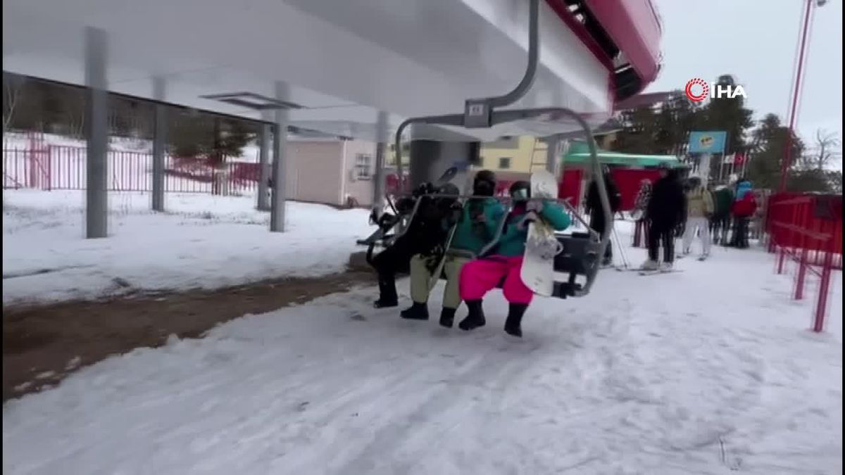 Sarıkamış Kayak Merkezi'nde kayak keyfi