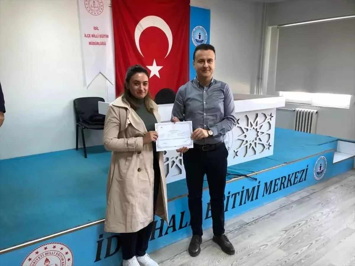 Şırnak'ta seracılık kursiyerlerine belgeleri verildi