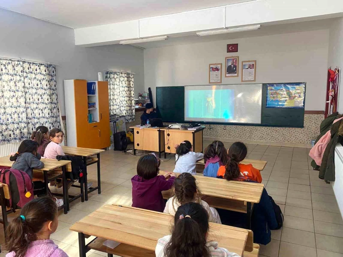 Aydın\'da Jandarma, İlkokul Öğrencileriyle Buluştu