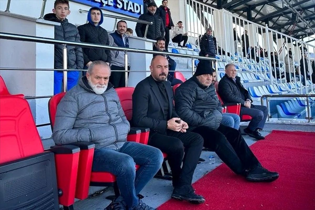 Tekkeköy\'de maç öncesi şehitler unutulmadı