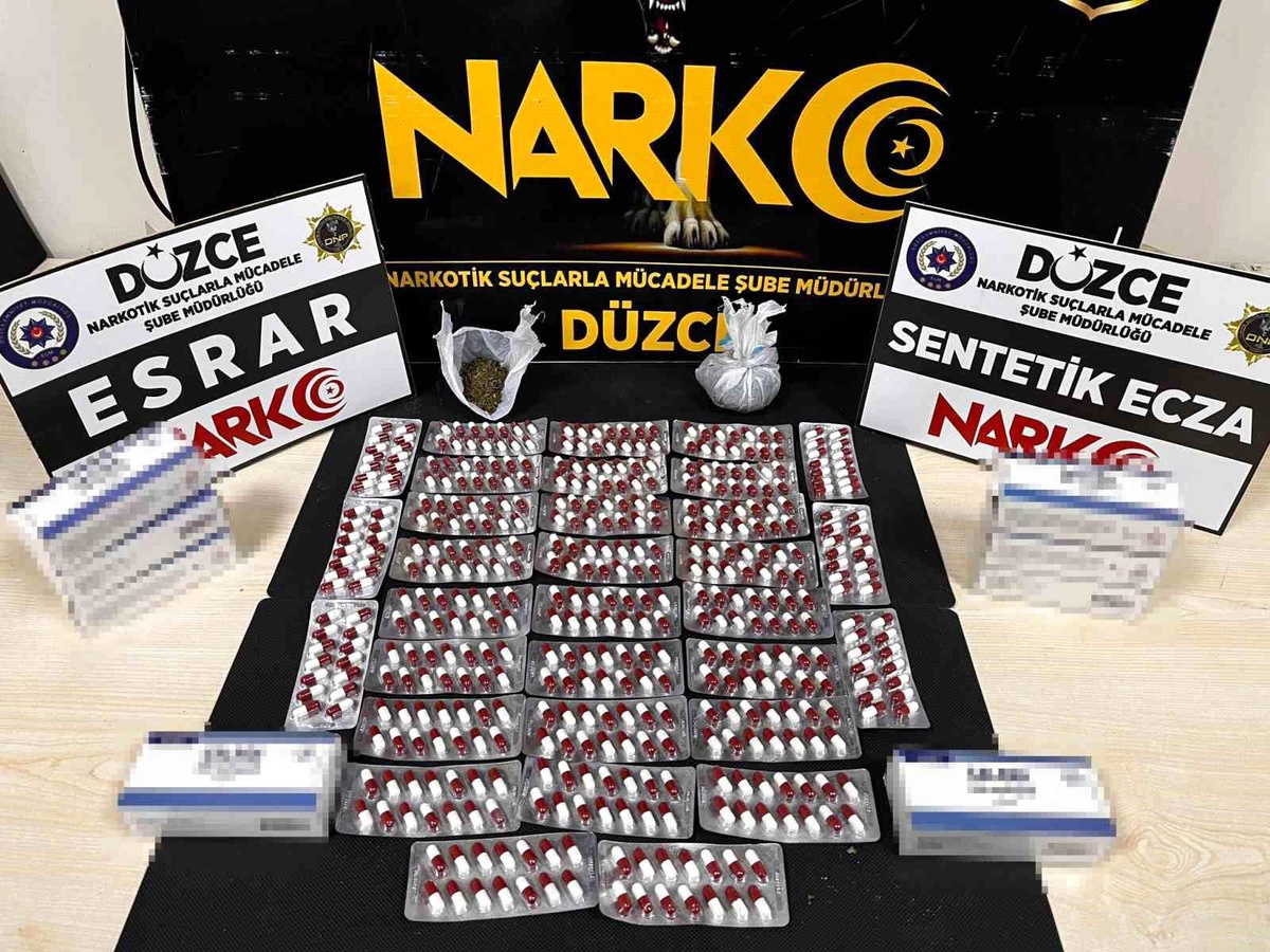 Düzce\'de 448 adet uyuşturucu ve uyarıcı hap ele geçirildi