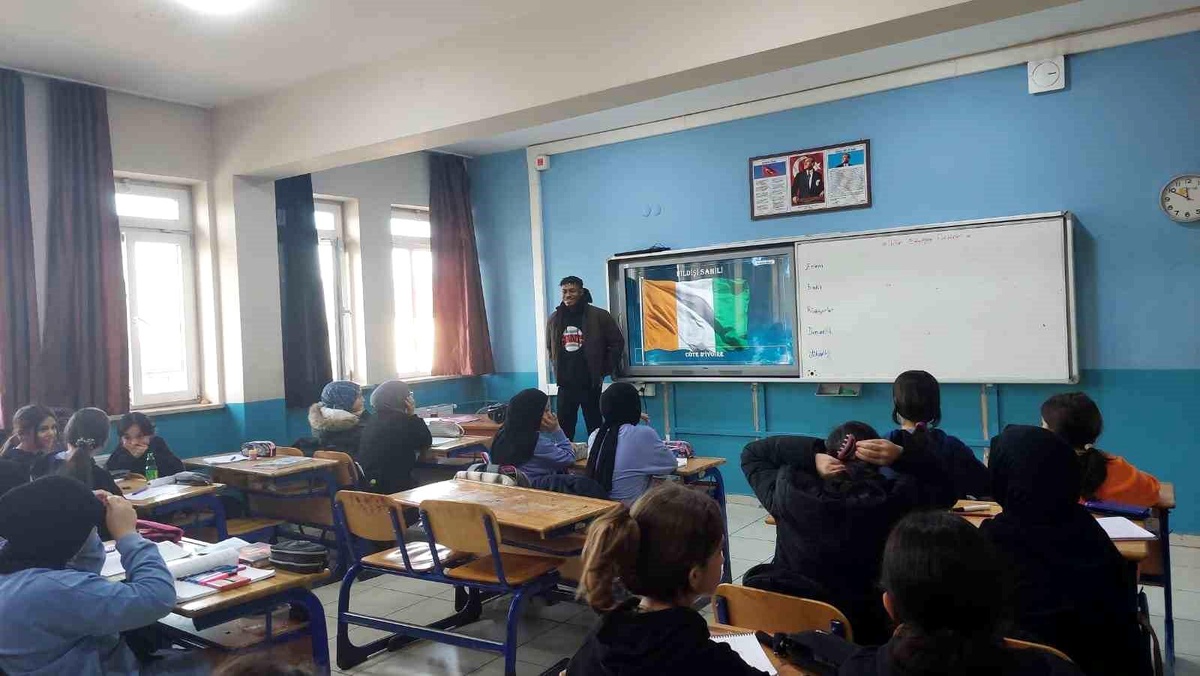 Düzce Üniversitesi\'nde Yabancı Öğrenciler Ülkelerini Tanıttı