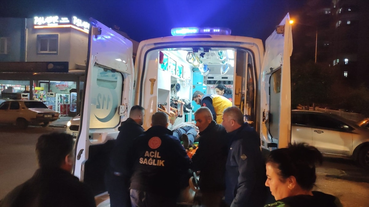 Kozan\'da ciple çarpışan motosikletin sürücüsü yaralandı