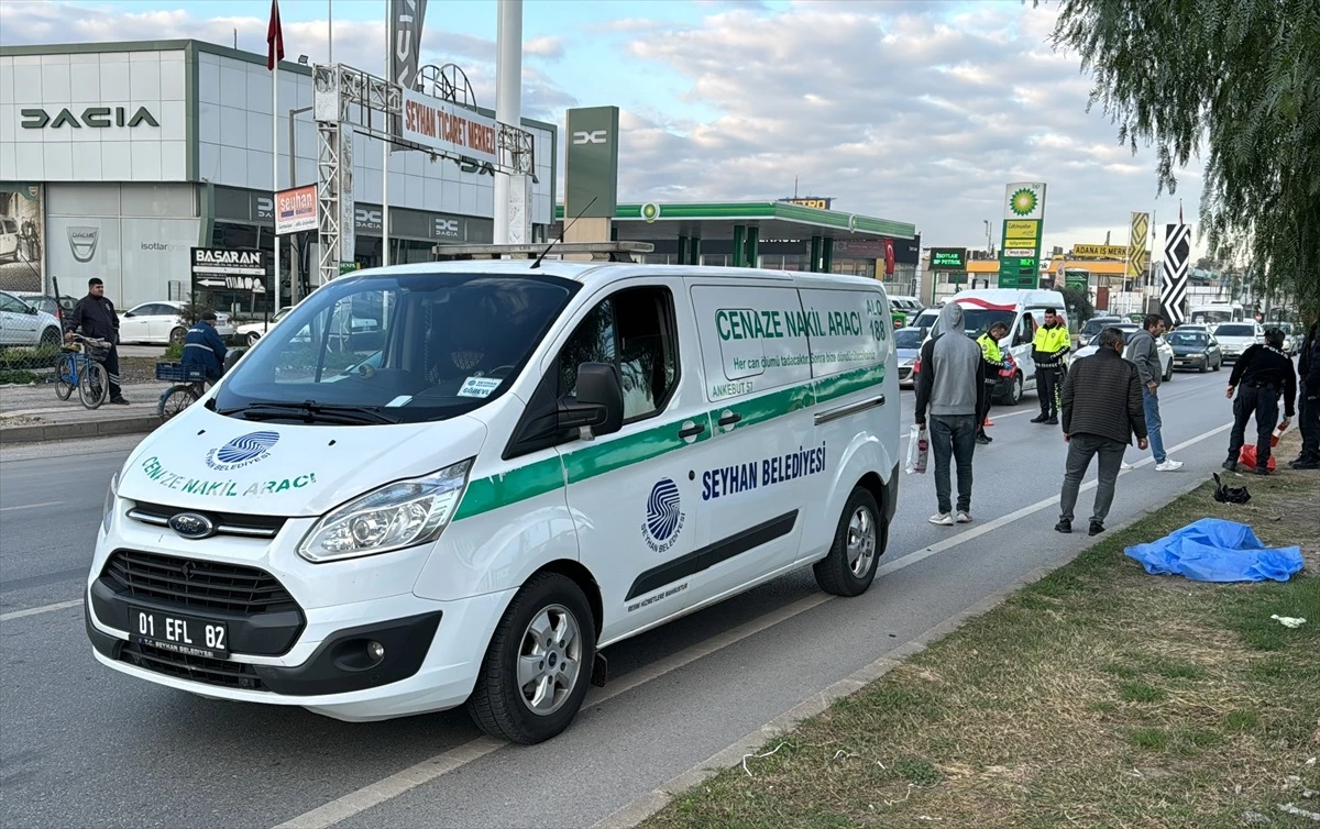 Adana\'da Minibüs Çarpması Sonucu Bir Kişi Hayatını Kaybetti