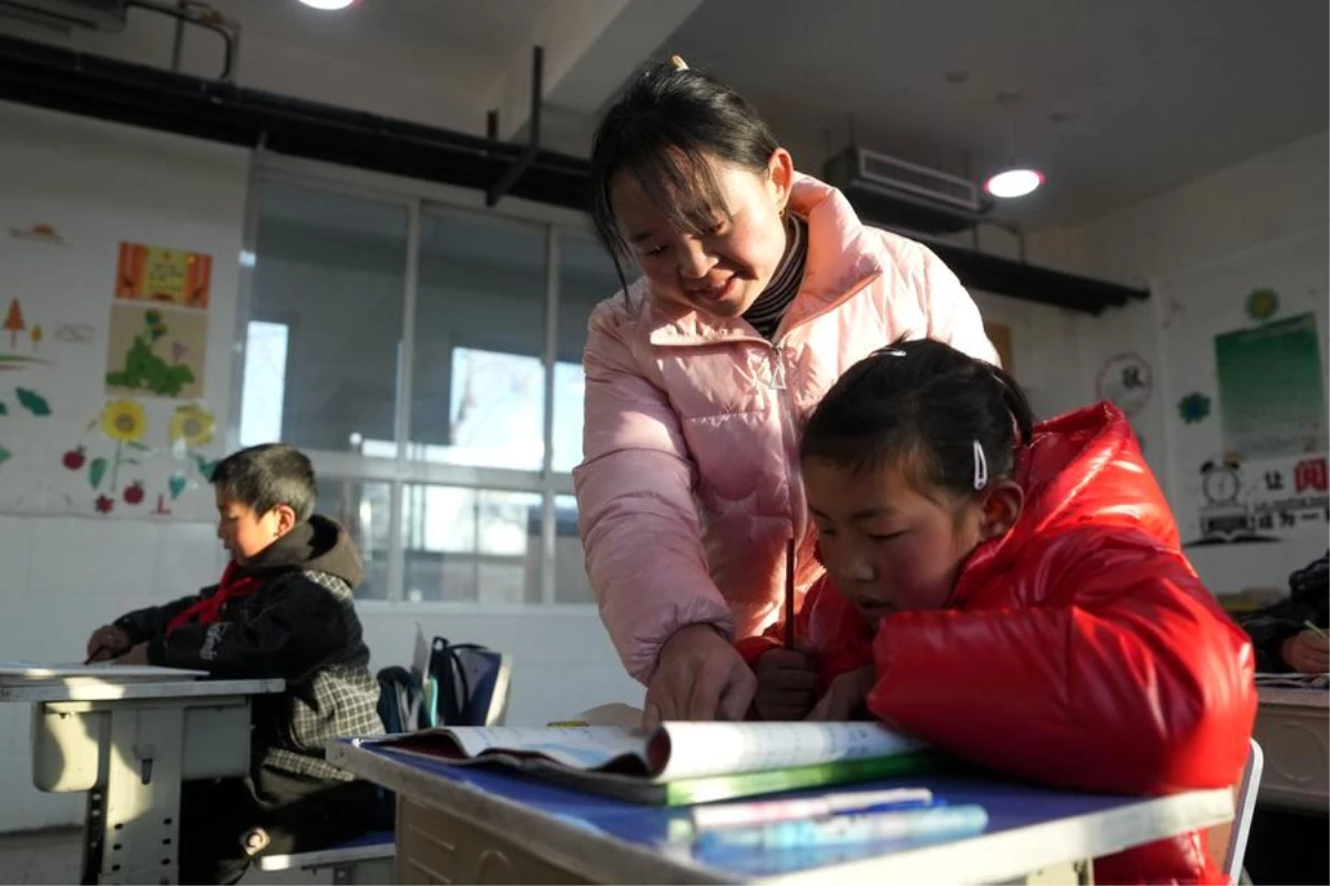 Çin\'de depremden etkilenen bölgelerde okullar yeniden açıldı