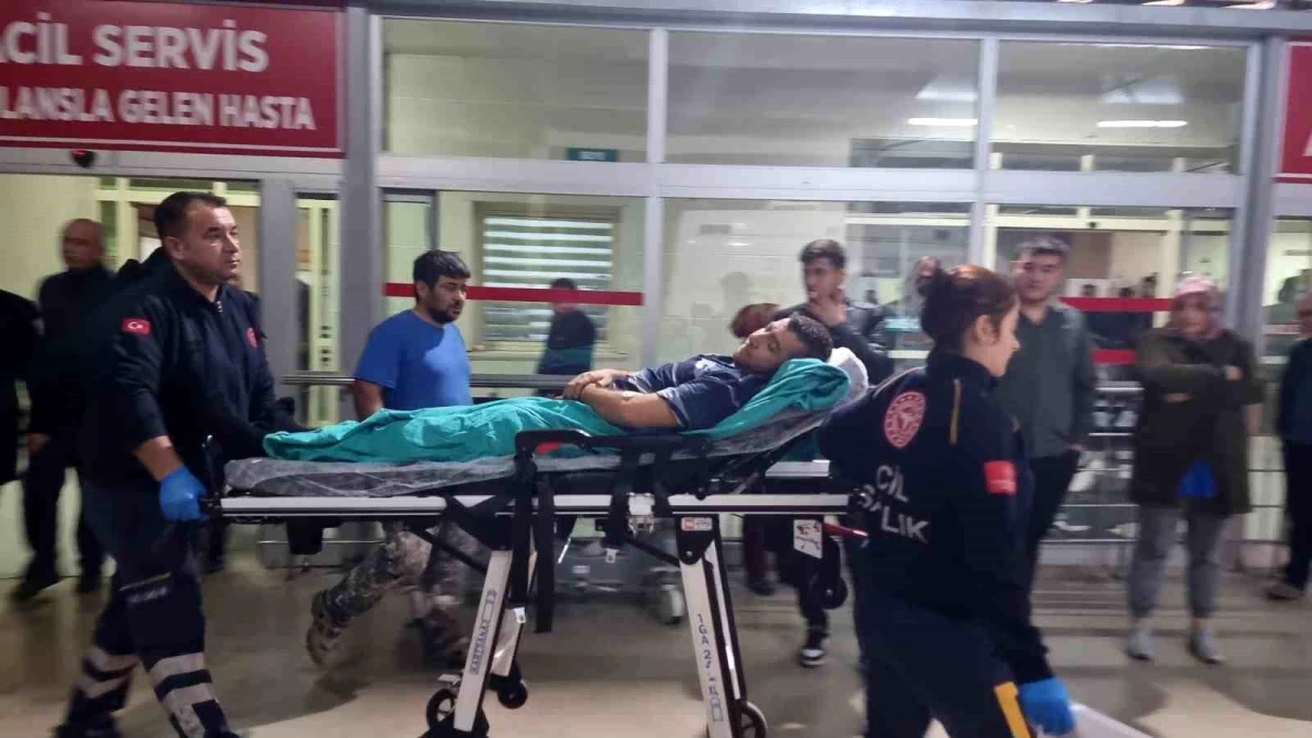 Adana\'da arkadaşını yaralayan şahıs, aracında ölü bulundu