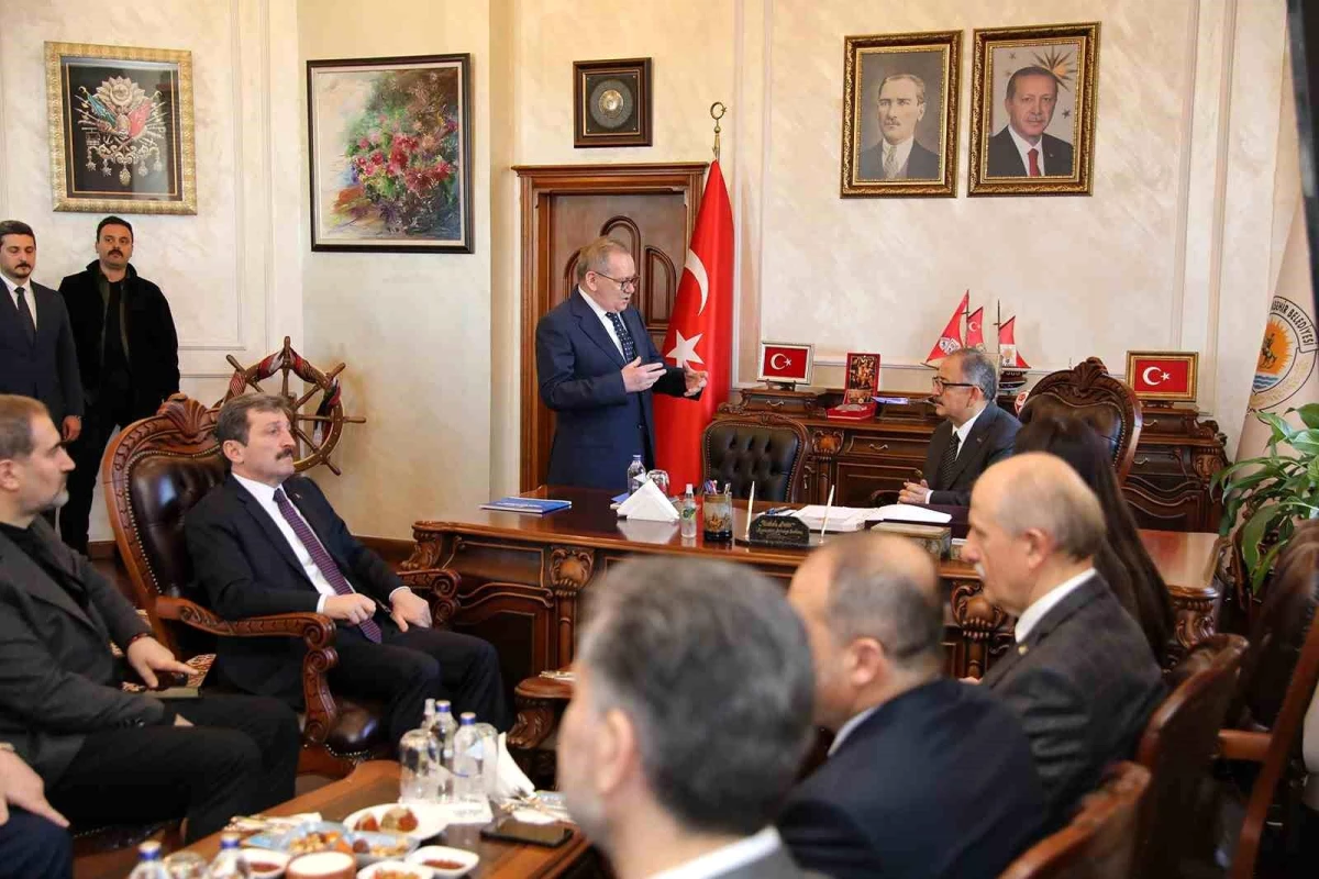 Çevre Bakanı Özhaseki, Samsun Büyükşehir Belediyesi\'ni ziyaret etti