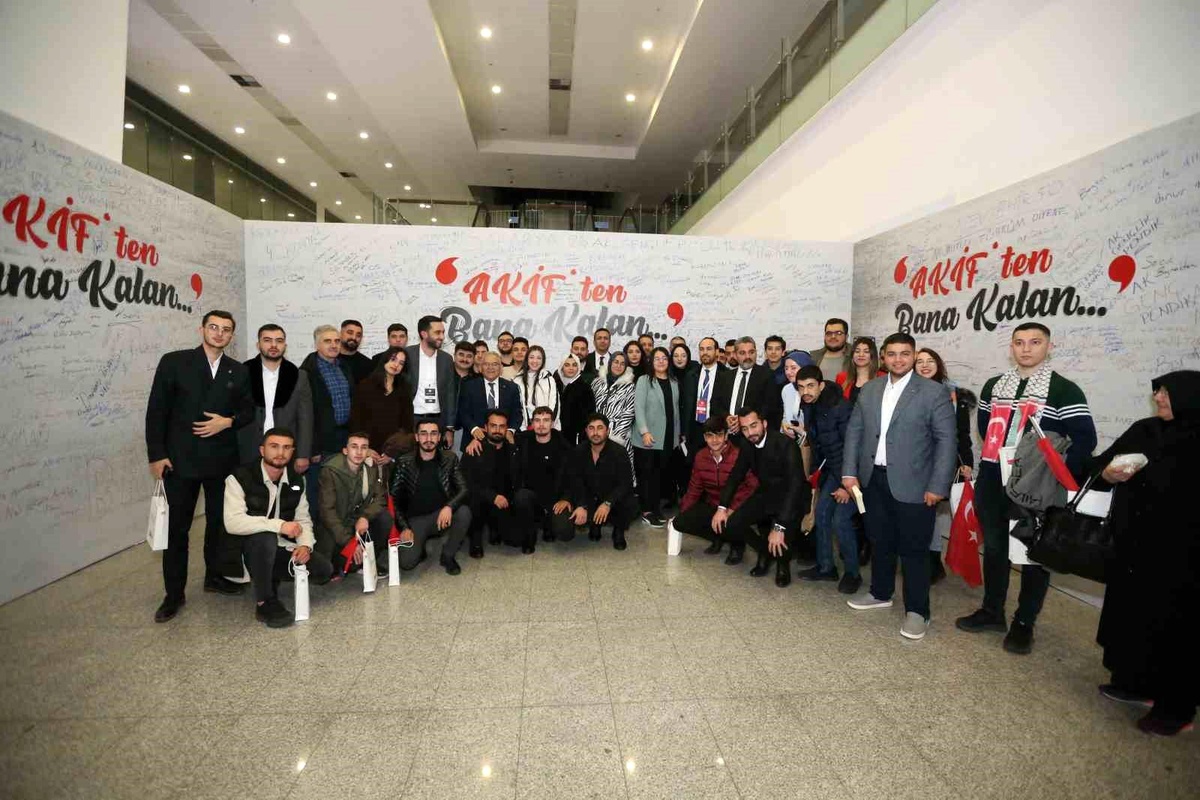 Kayseri Büyükşehir Belediye Başkanı Dr. Memduh Büyükkılıç, Ulaştırma ve Altyapı Bakanı Abdulkadir Uraloğlu\'nu misafir etti