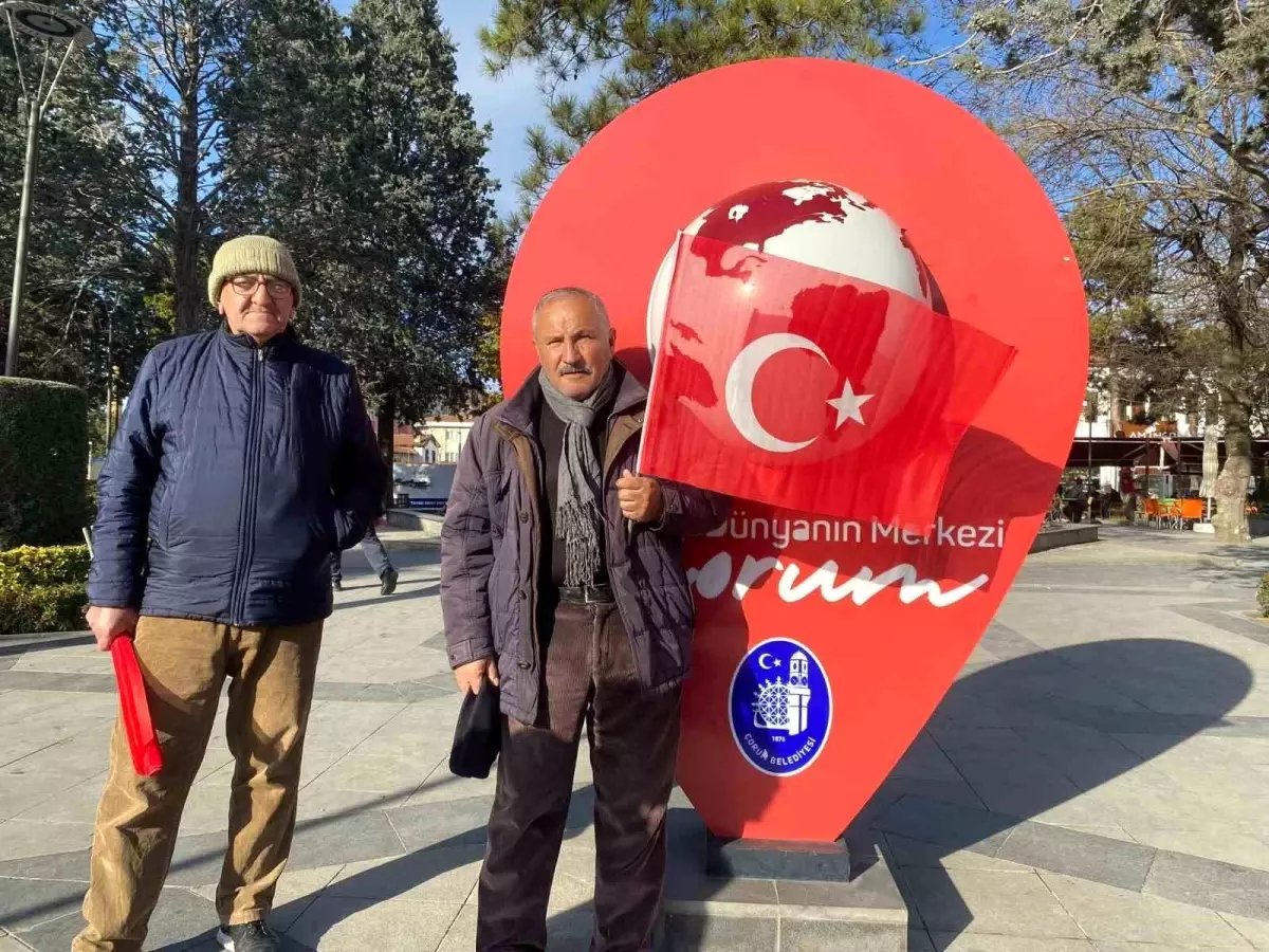 Çorum Belediyesi, terör saldırılarına tepki göstermek ve Mehmetçiğe destek olmak amacıyla şehri bayraklarla donatıyor