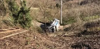 Düzce'de çöp kamyonu devrildi: 2 işçi yaralandı