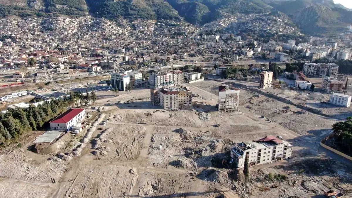 Depremzede Hatay\'da 2024\'ten beklenti: Depremsiz bir yıl