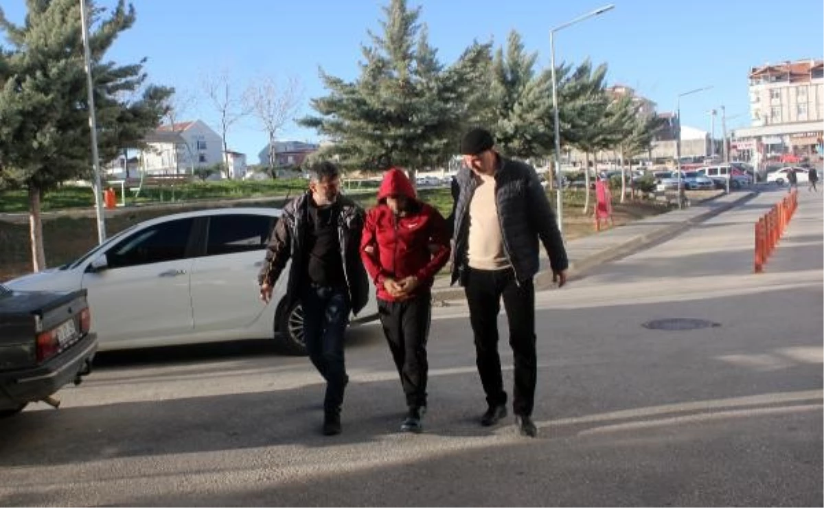 Karaman\'da bıçaklı kavga: Eski damat ve kayınpeder yaralandı