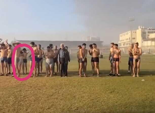 İsrail Güçleri Filistinlileri Yarı Çıplak Soyarak Teşhir Etti İsrail Güçleri Filistinlileri Yarı Çıplak Soyarak Teşhir Etti