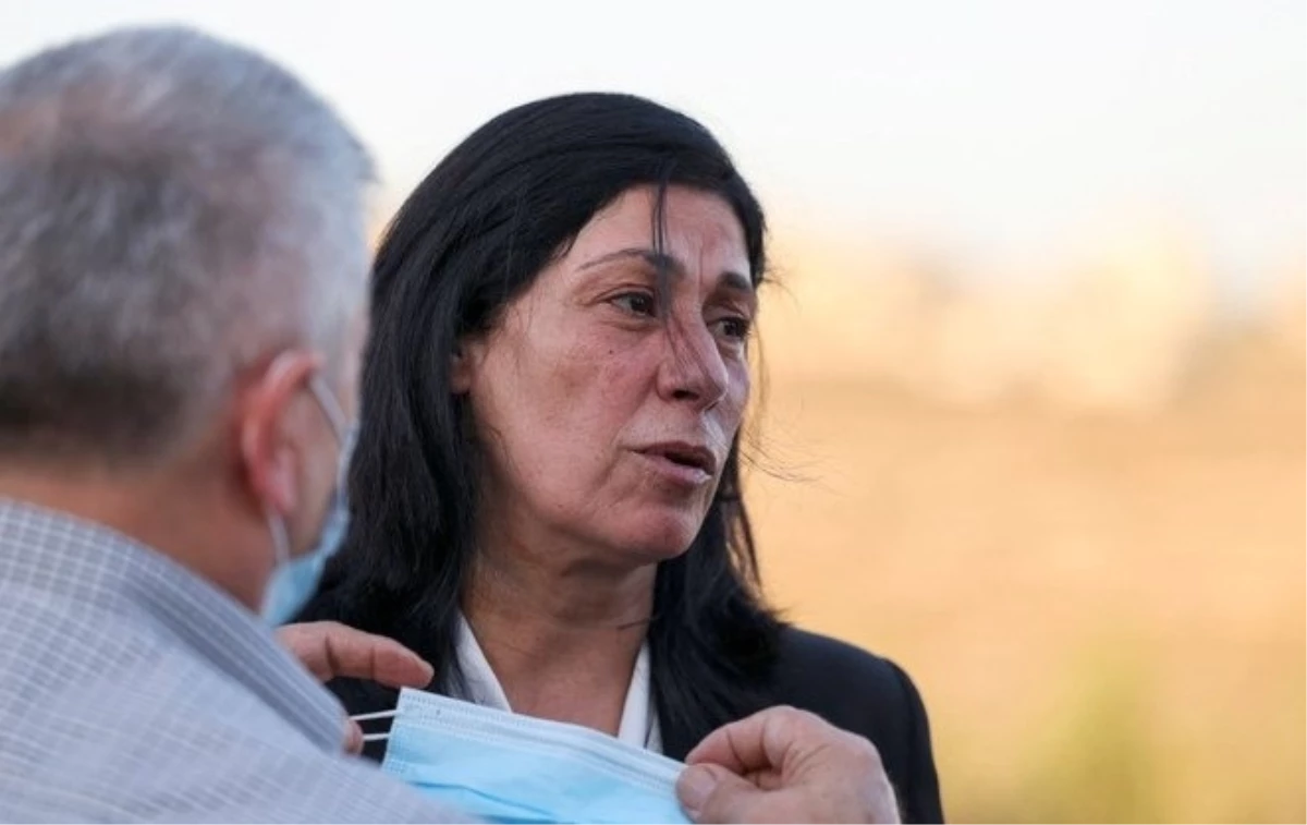 İsrail Ordusu, Filistinli kadın kakları aktivisti ve milletvekili Halide Cerrar\'ı Gözaltına Aldı