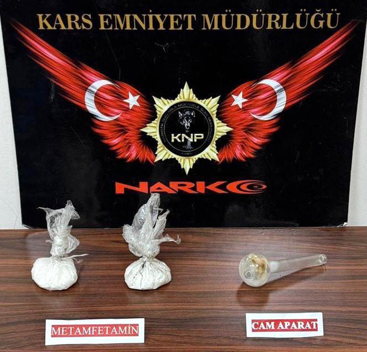 Kars\'ta uyuşturucu taciri 2 kişi tutuklandı