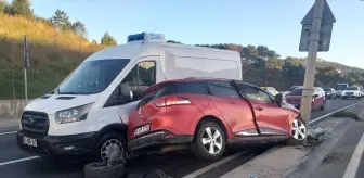 Maltepe'de panelvan ile otomobil çarpıştı