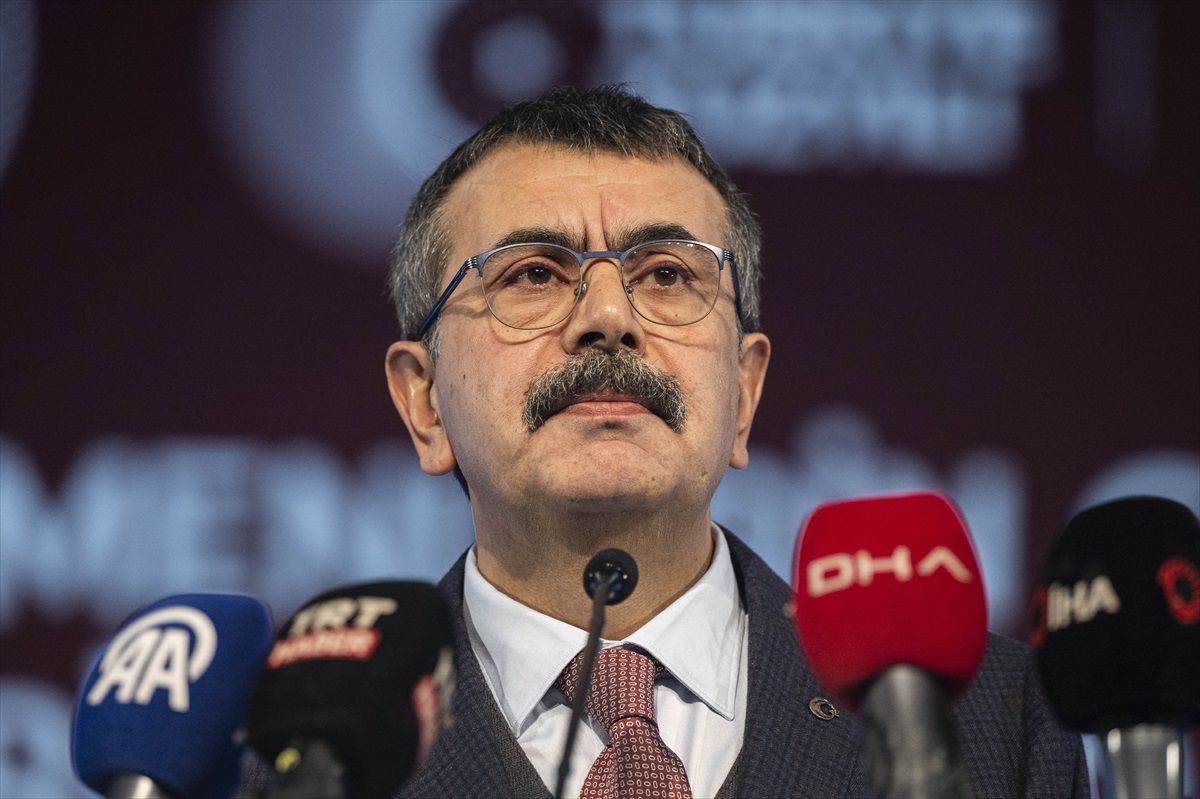 Milli Eğitim Bakanı Yusuf Tekin, Öğretmenlerin Gözüyle Cumhuriyet\'in 100. Yılında Eğitim Sempozyumu\'nda konuştu