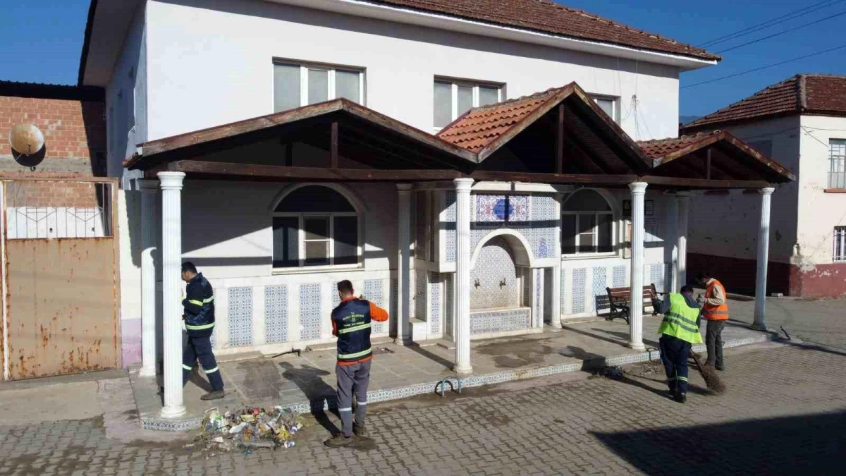 Nazilli Belediyesi, İlçe Genelinde Temizlik Çalışmalarına Devam Ediyor