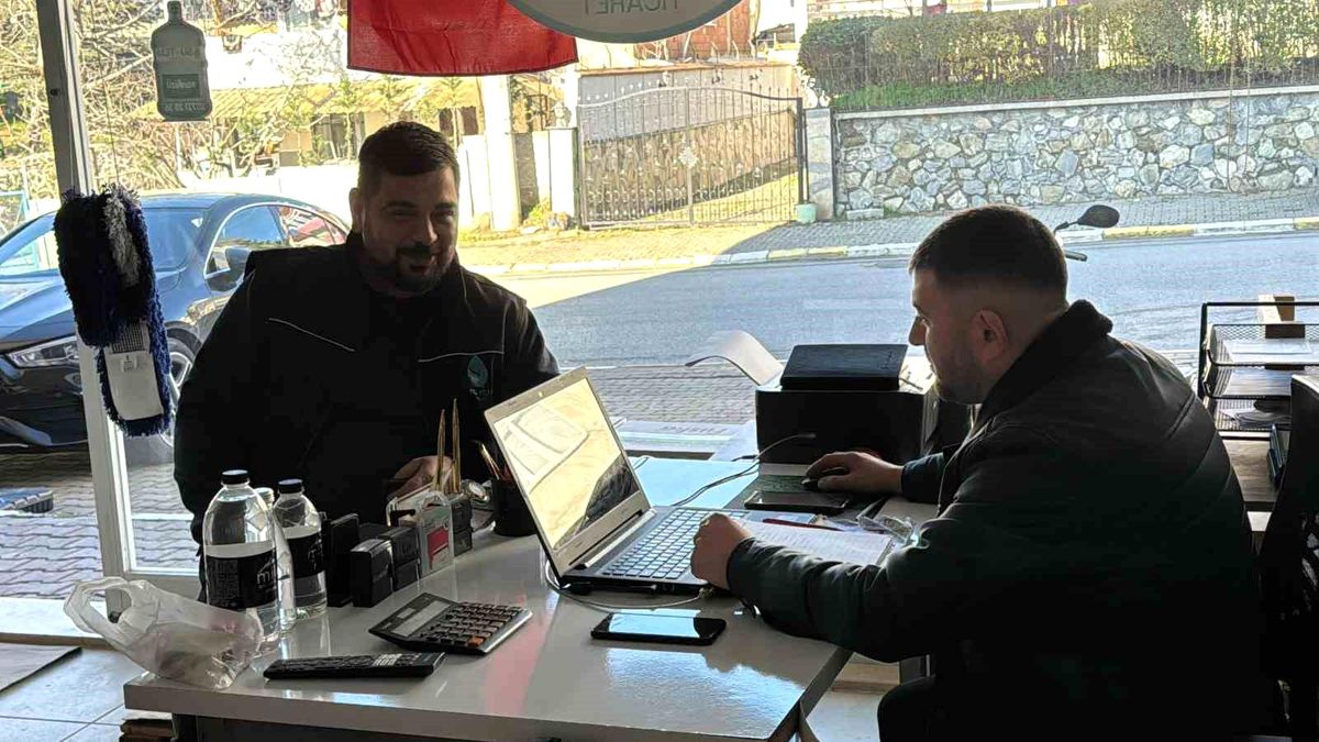 Düzce\'de boğazına yemek kaçan kişi Heimlich manevrası ile kurtarıldı