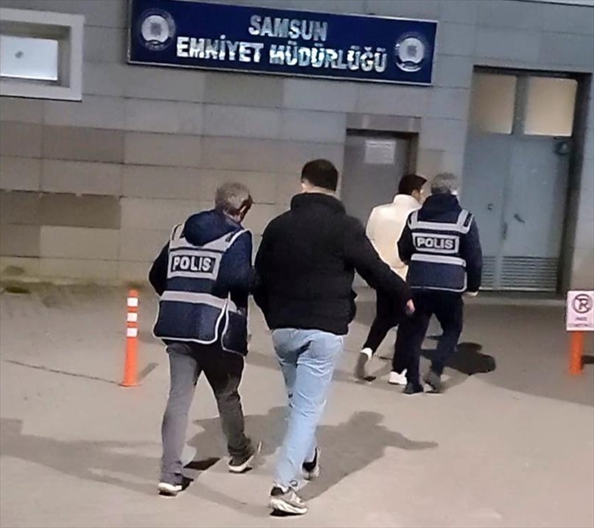 Samsun\'da Polis Ekipleri Aranan Şahısları Yakalama Rekorunu Kırdı