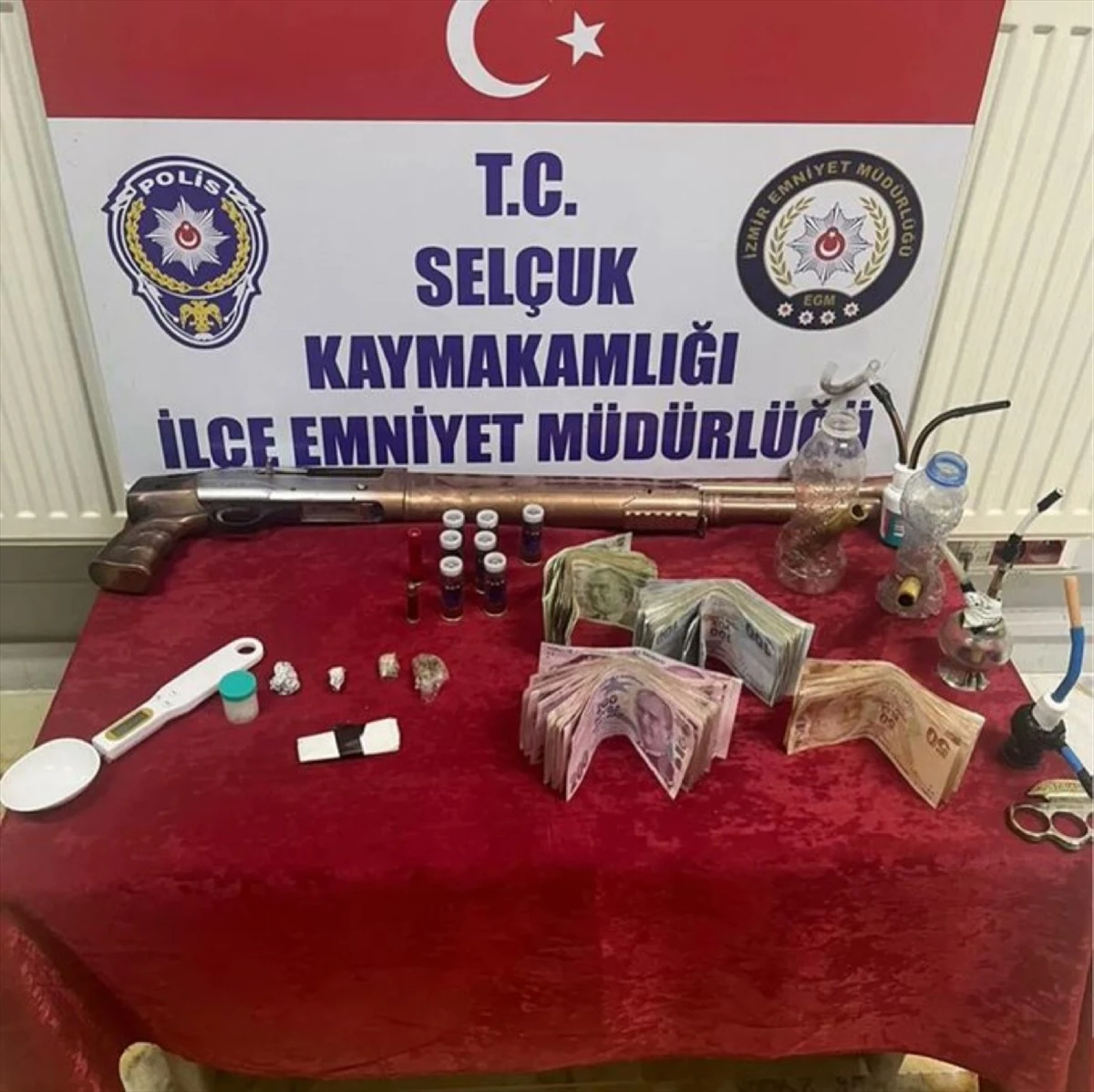 İzmir\'de uyuşturucu operasyonu: Bir kişi tutuklandı