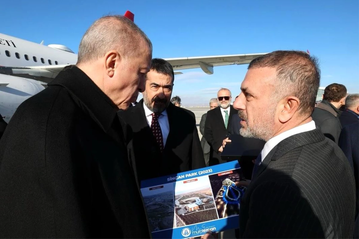 Sincan Belediye Başkanı Murat Ercan, Cumhurbaşkanı Erdoğan\'a Sincan projelerini sundu