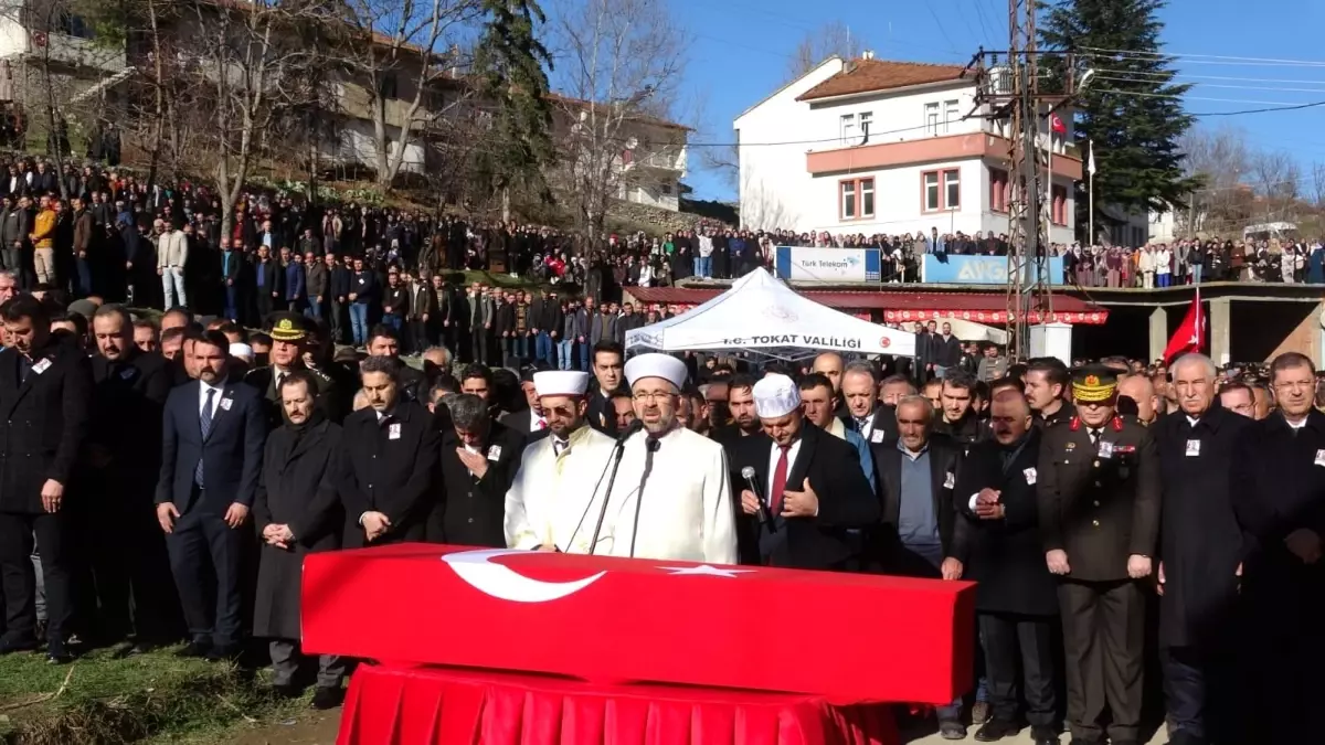 Irak\'ta terör saldırısında şehit düşen Piyade Sözleşmeli Er Yasin Karaca toprağa verildi